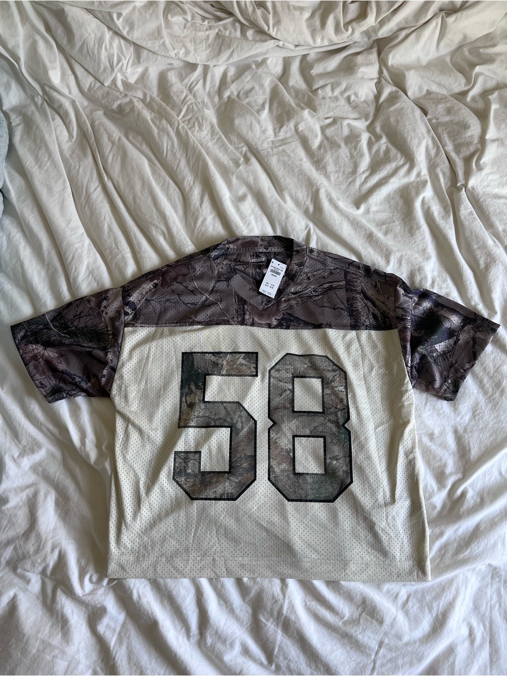 Hollister Camo Jersey Tee Size M NWT